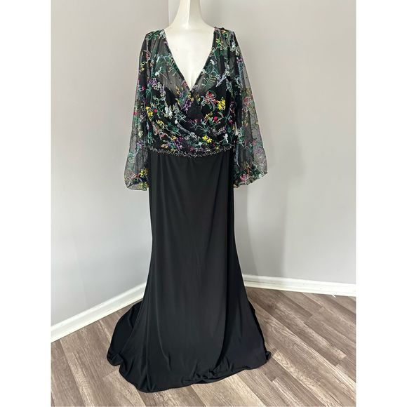 MAC DUGGAL EMBROIDERED ILLUSION PUFF SLEEVE COLUMN GOWN - Picture 4 of 9